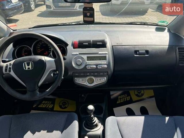 Червоний Хонда Джаз, об'ємом двигуна 1.34 л та пробігом 214 тис. км за 3800 $, фото 14 на Automoto.ua