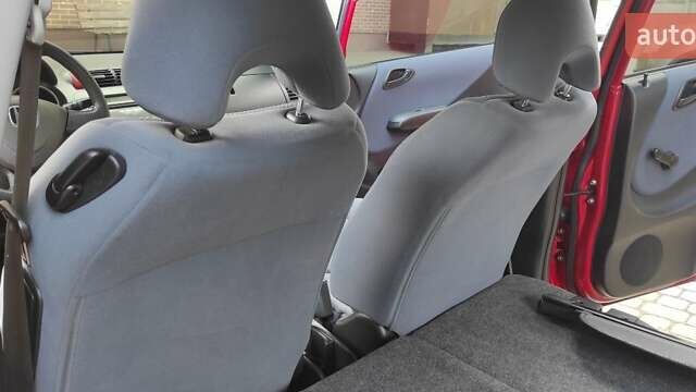 Красный Хонда Джаз, объемом двигателя 1.2 л и пробегом 139 тыс. км за 5150 $, фото 7 на Automoto.ua