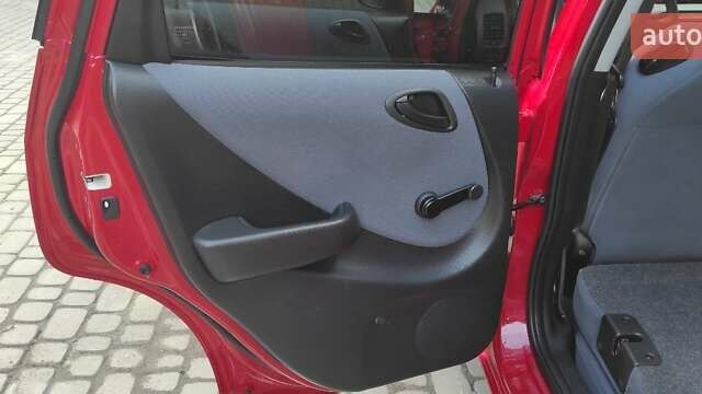 Красный Хонда Джаз, объемом двигателя 1.2 л и пробегом 139 тыс. км за 5150 $, фото 6 на Automoto.ua