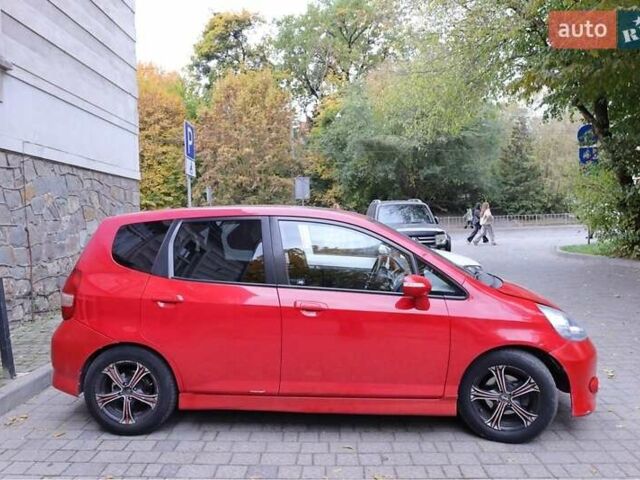 Красный Хонда Джаз, объемом двигателя 1.3 л и пробегом 137 тыс. км за 4700 $, фото 1 на Automoto.ua