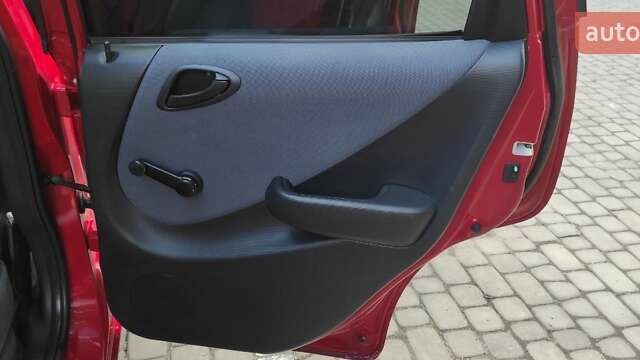 Красный Хонда Джаз, объемом двигателя 1.2 л и пробегом 139 тыс. км за 5150 $, фото 8 на Automoto.ua