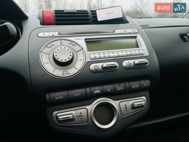 Красный Хонда Джаз, объемом двигателя 1.3 л и пробегом 117 тыс. км за 6500 $, фото 24 на Automoto.ua