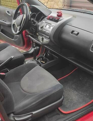 Хонда Джаз 2007 в Никополе на Automoto.ua Красный Хонда Джаз, объемом двигателя 1.34 л и пробегом 128 тыс. км за 5650 $, фото 12 на Automoto.ua