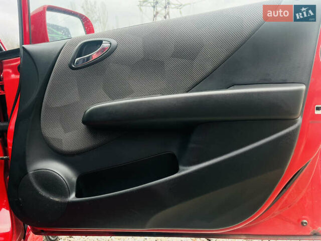 Красный Хонда Джаз, объемом двигателя 1.3 л и пробегом 117 тыс. км за 6500 $, фото 20 на Automoto.ua
