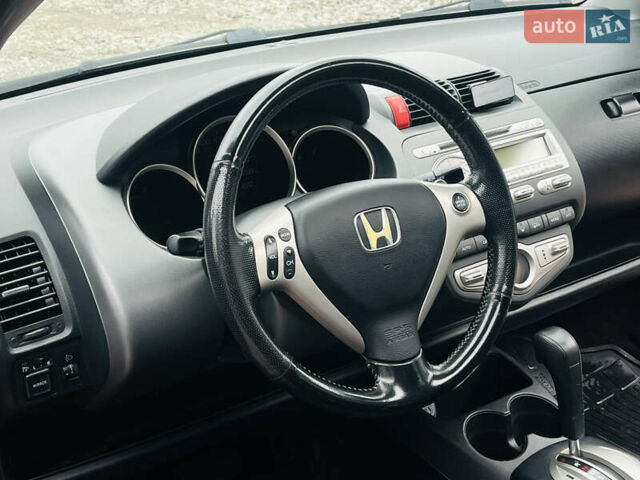 Красный Хонда Джаз, объемом двигателя 1.3 л и пробегом 117 тыс. км за 6500 $, фото 9 на Automoto.ua