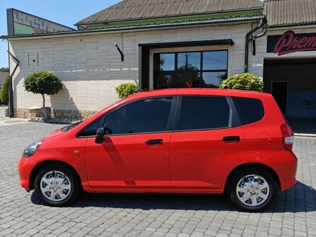 Красный Хонда Джаз, объемом двигателя 1.2 л и пробегом 184 тыс. км за 5000 $, фото 3 на Automoto.ua