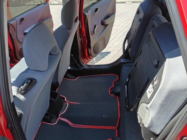 Красный Хонда Джаз, объемом двигателя 1.2 л и пробегом 184 тыс. км за 5000 $, фото 14 на Automoto.ua