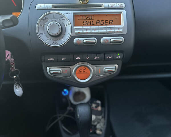 Красный Хонда Джаз, объемом двигателя 1.34 л и пробегом 90 тыс. км за 7300 $, фото 13 на Automoto.ua