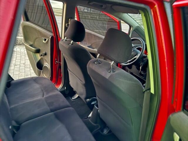 Червоний Хонда Джаз, об'ємом двигуна 0 л та пробігом 190 тис. км за 7999 $, фото 8 на Automoto.ua