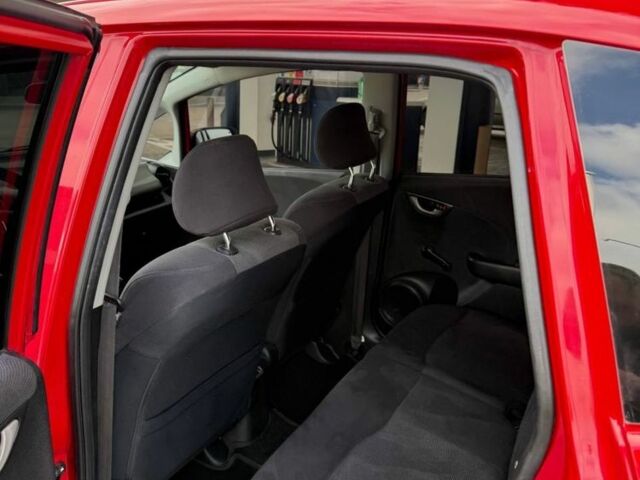 Червоний Хонда Джаз, об'ємом двигуна 0 л та пробігом 208 тис. км за 7777 $, фото 10 на Automoto.ua