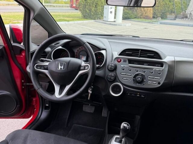 Червоний Хонда Джаз, об'ємом двигуна 0 л та пробігом 208 тис. км за 7777 $, фото 11 на Automoto.ua