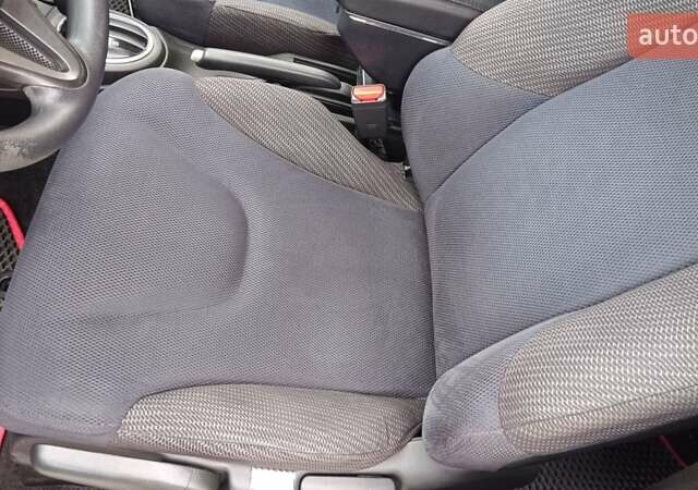 Красный Хонда Джаз, объемом двигателя 1.3 л и пробегом 154 тыс. км за 7300 $, фото 11 на Automoto.ua