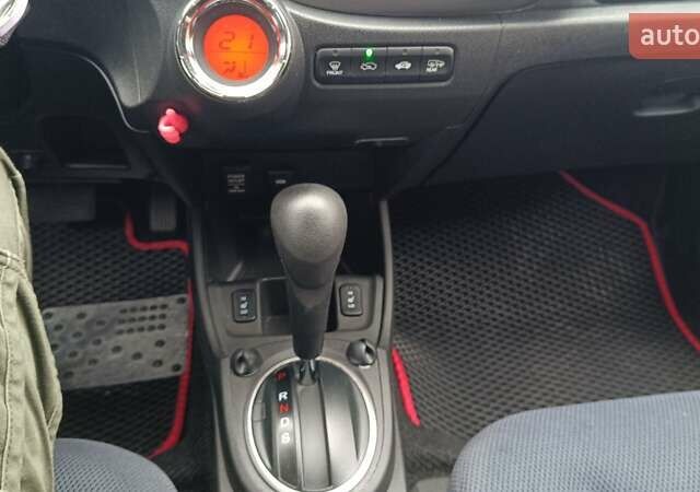 Красный Хонда Джаз, объемом двигателя 1.3 л и пробегом 154 тыс. км за 7300 $, фото 13 на Automoto.ua