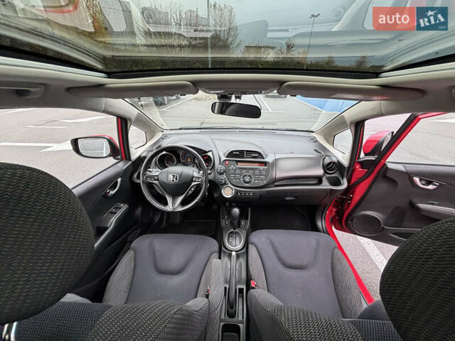 Красный Хонда Джаз, объемом двигателя 1.34 л и пробегом 107 тыс. км за 9500 $, фото 9 на Automoto.ua