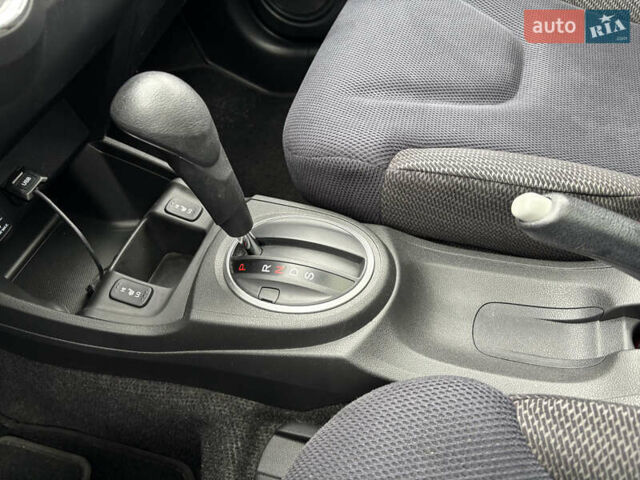 Красный Хонда Джаз, объемом двигателя 1.34 л и пробегом 107 тыс. км за 9500 $, фото 23 на Automoto.ua