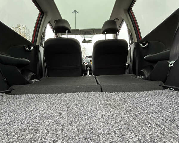 Красный Хонда Джаз, объемом двигателя 1.34 л и пробегом 107 тыс. км за 9500 $, фото 20 на Automoto.ua