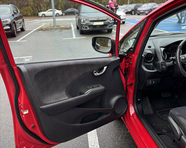 Красный Хонда Джаз, объемом двигателя 1.34 л и пробегом 107 тыс. км за 9500 $, фото 7 на Automoto.ua