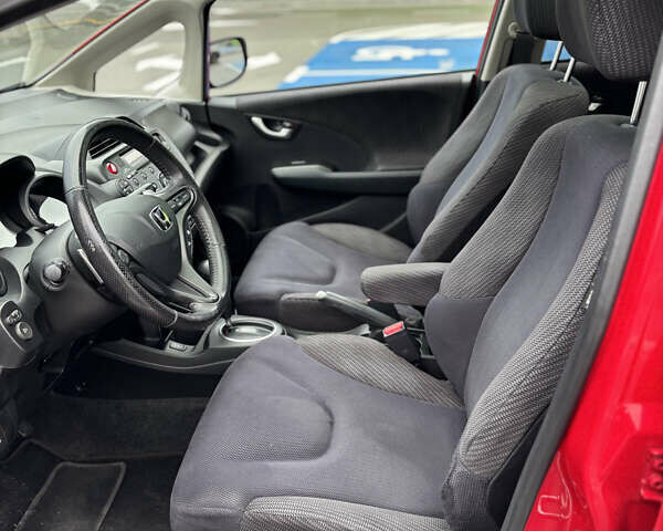 Красный Хонда Джаз, объемом двигателя 1.34 л и пробегом 107 тыс. км за 9500 $, фото 10 на Automoto.ua