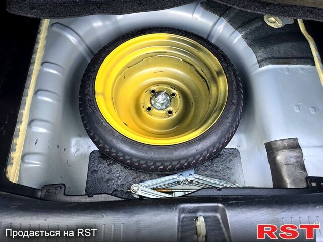 Хонда Джаз, объемом двигателя 1.4 л и пробегом 0 тыс. км за 6600 $, фото 7 на Automoto.ua