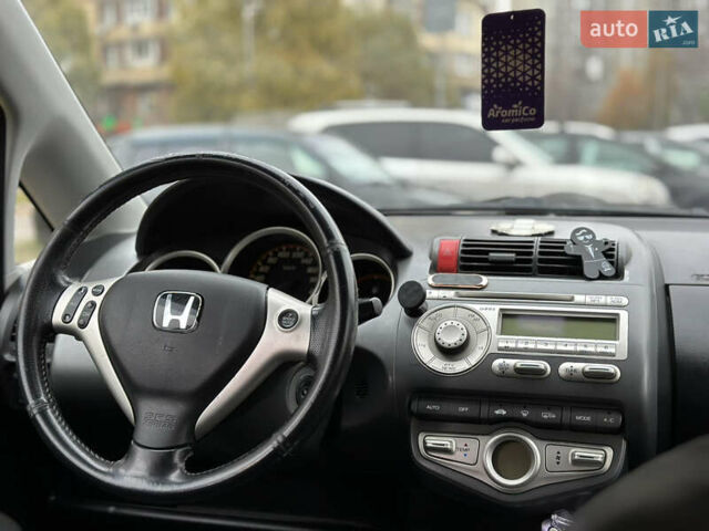Желтый Хонда Джаз, объемом двигателя 1.4 л и пробегом 230 тыс. км за 4799 $, фото 12 на Automoto.ua