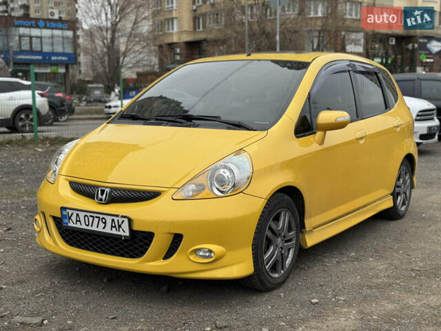 Желтый Хонда Джаз, объемом двигателя 1.4 л и пробегом 231 тыс. км за 4299 $, фото 2 на Automoto.ua