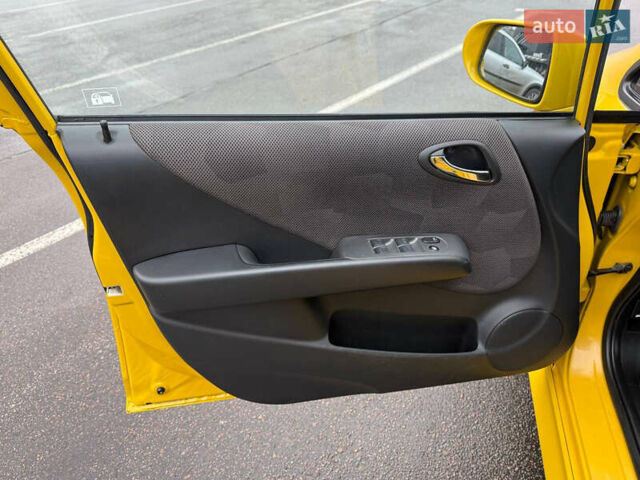 Жовтий Хонда Джаз, об'ємом двигуна 1.4 л та пробігом 137 тис. км за 6450 $, фото 12 на Automoto.ua