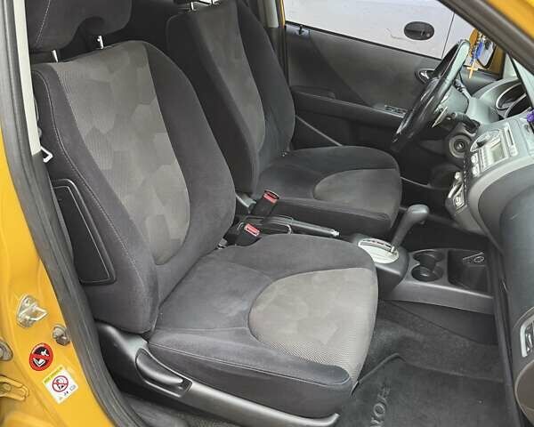 Желтый Хонда Джаз, объемом двигателя 1.34 л и пробегом 202 тыс. км за 6200 $, фото 46 на Automoto.ua