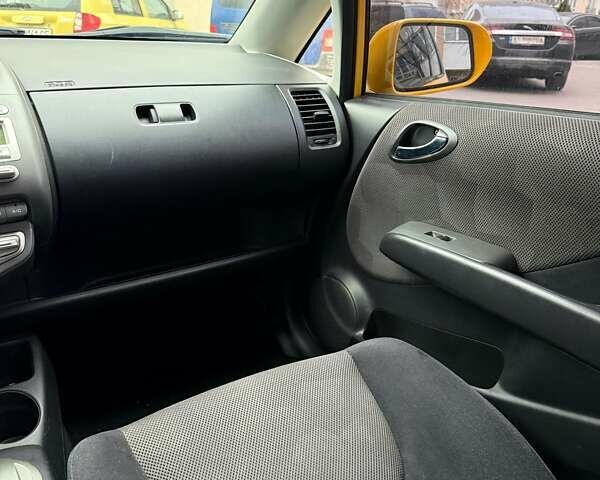 Желтый Хонда Джаз, объемом двигателя 1.34 л и пробегом 202 тыс. км за 6200 $, фото 31 на Automoto.ua