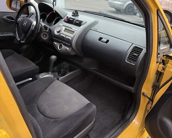 Желтый Хонда Джаз, объемом двигателя 1.34 л и пробегом 202 тыс. км за 6200 $, фото 47 на Automoto.ua