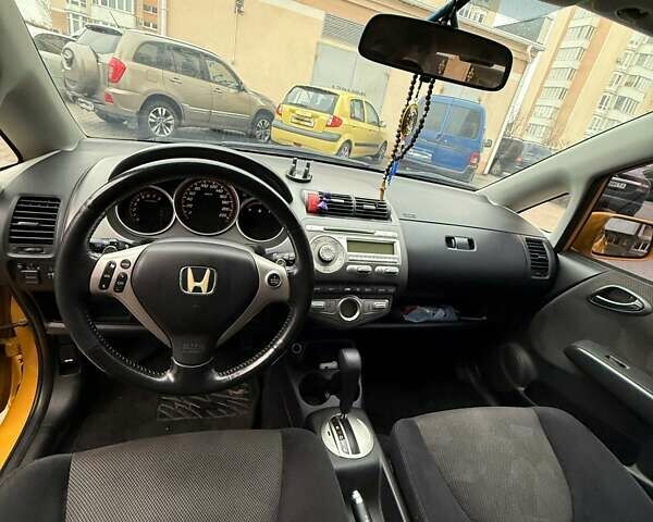 Желтый Хонда Джаз, объемом двигателя 1.34 л и пробегом 202 тыс. км за 6200 $, фото 23 на Automoto.ua