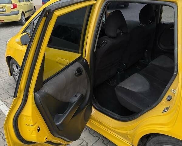 Желтый Хонда Джаз, объемом двигателя 1.34 л и пробегом 202 тыс. км за 6200 $, фото 36 на Automoto.ua