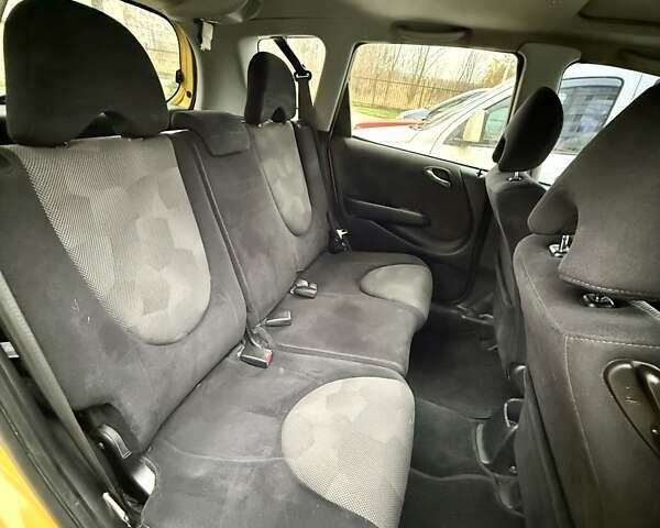 Желтый Хонда Джаз, объемом двигателя 1.34 л и пробегом 202 тыс. км за 6200 $, фото 43 на Automoto.ua