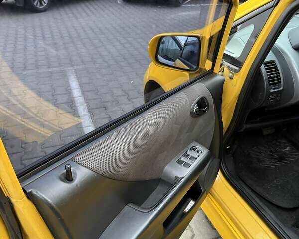 Желтый Хонда Джаз, объемом двигателя 1.34 л и пробегом 202 тыс. км за 6200 $, фото 19 на Automoto.ua