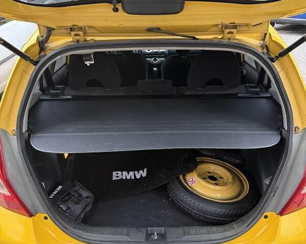 Желтый Хонда Джаз, объемом двигателя 1.34 л и пробегом 202 тыс. км за 6200 $, фото 39 на Automoto.ua