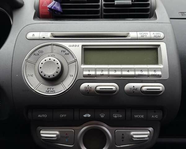 Желтый Хонда Джаз, объемом двигателя 1.34 л и пробегом 202 тыс. км за 6200 $, фото 30 на Automoto.ua