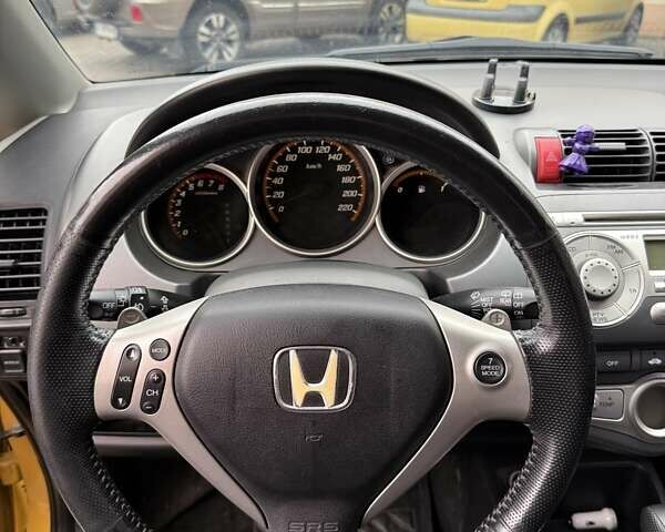 Желтый Хонда Джаз, объемом двигателя 1.34 л и пробегом 202 тыс. км за 6200 $, фото 22 на Automoto.ua