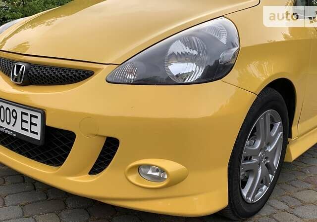 Желтый Хонда Джаз, объемом двигателя 1.3 л и пробегом 180 тыс. км за 5800 $, фото 1 на Automoto.ua