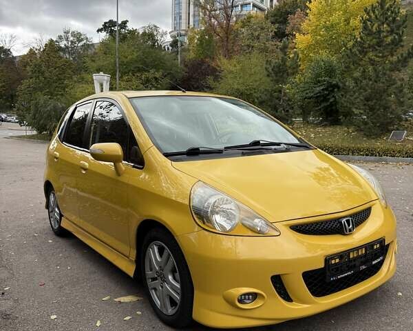Желтый Хонда Джаз, объемом двигателя 1.4 л и пробегом 105 тыс. км за 6900 $, фото 3 на Automoto.ua