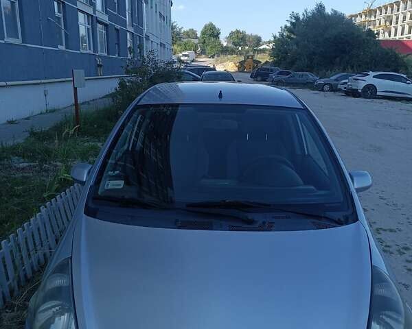 Серый Хонда Джаз, объемом двигателя 1.4 л и пробегом 280 тыс. км за 3500 $, фото 6 на Automoto.ua