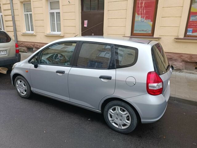 Серый Хонда Джаз, объемом двигателя 1.2 л и пробегом 147 тыс. км за 3800 $, фото 3 на Automoto.ua