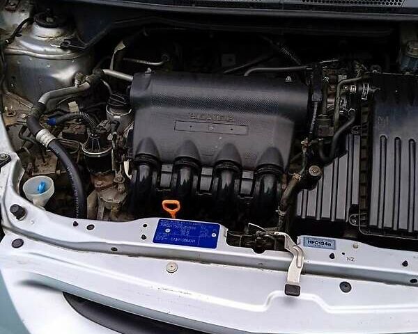 Серый Хонда Джаз, объемом двигателя 1.4 л и пробегом 204 тыс. км за 5000 $, фото 5 на Automoto.ua