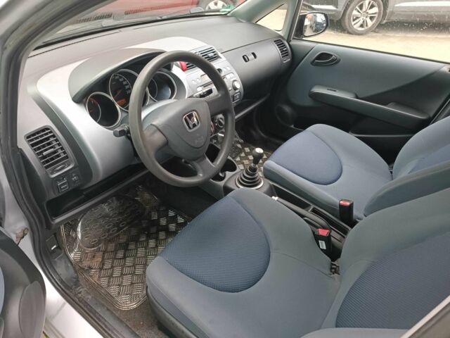 Серый Хонда Джаз, объемом двигателя 1.2 л и пробегом 147 тыс. км за 3800 $, фото 10 на Automoto.ua