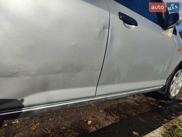 Серый Хонда Джаз, объемом двигателя 1.34 л и пробегом 295 тыс. км за 3749 $, фото 3 на Automoto.ua