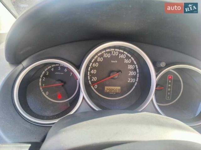 Серый Хонда Джаз, объемом двигателя 1.34 л и пробегом 295 тыс. км за 3749 $, фото 2 на Automoto.ua