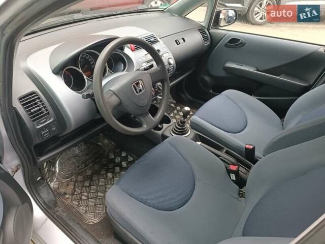 Серый Хонда Джаз, объемом двигателя 1.2 л и пробегом 147 тыс. км за 3800 $, фото 10 на Automoto.ua
