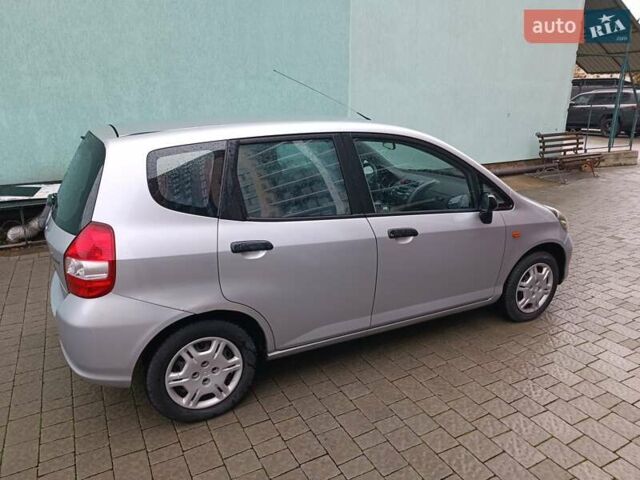 Серый Хонда Джаз, объемом двигателя 1.2 л и пробегом 147 тыс. км за 3800 $, фото 6 на Automoto.ua