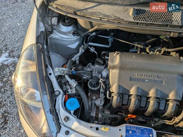 Серый Хонда Джаз, объемом двигателя 1.4 л и пробегом 125 тыс. км за 5850 $, фото 48 на Automoto.ua
