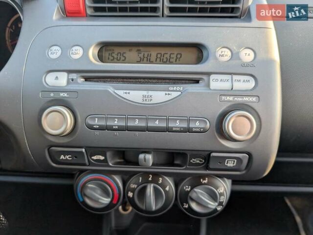 Серый Хонда Джаз, объемом двигателя 1.4 л и пробегом 125 тыс. км за 5850 $, фото 45 на Automoto.ua