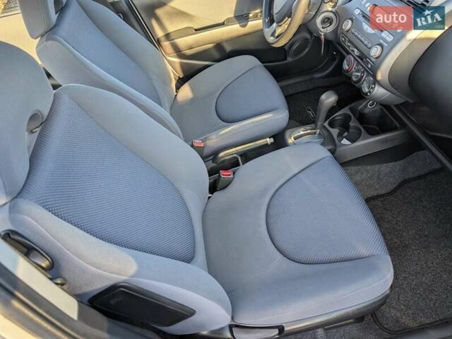 Сірий Хонда Джаз, об'ємом двигуна 1.4 л та пробігом 125 тис. км за 5850 $, фото 41 на Automoto.ua