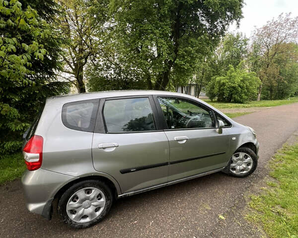 Серый Хонда Джаз, объемом двигателя 1.2 л и пробегом 204 тыс. км за 2900 $, фото 5 на Automoto.ua